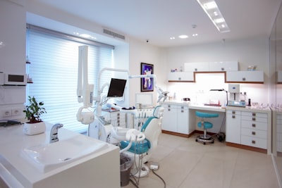 Dr. Ahmed Benali